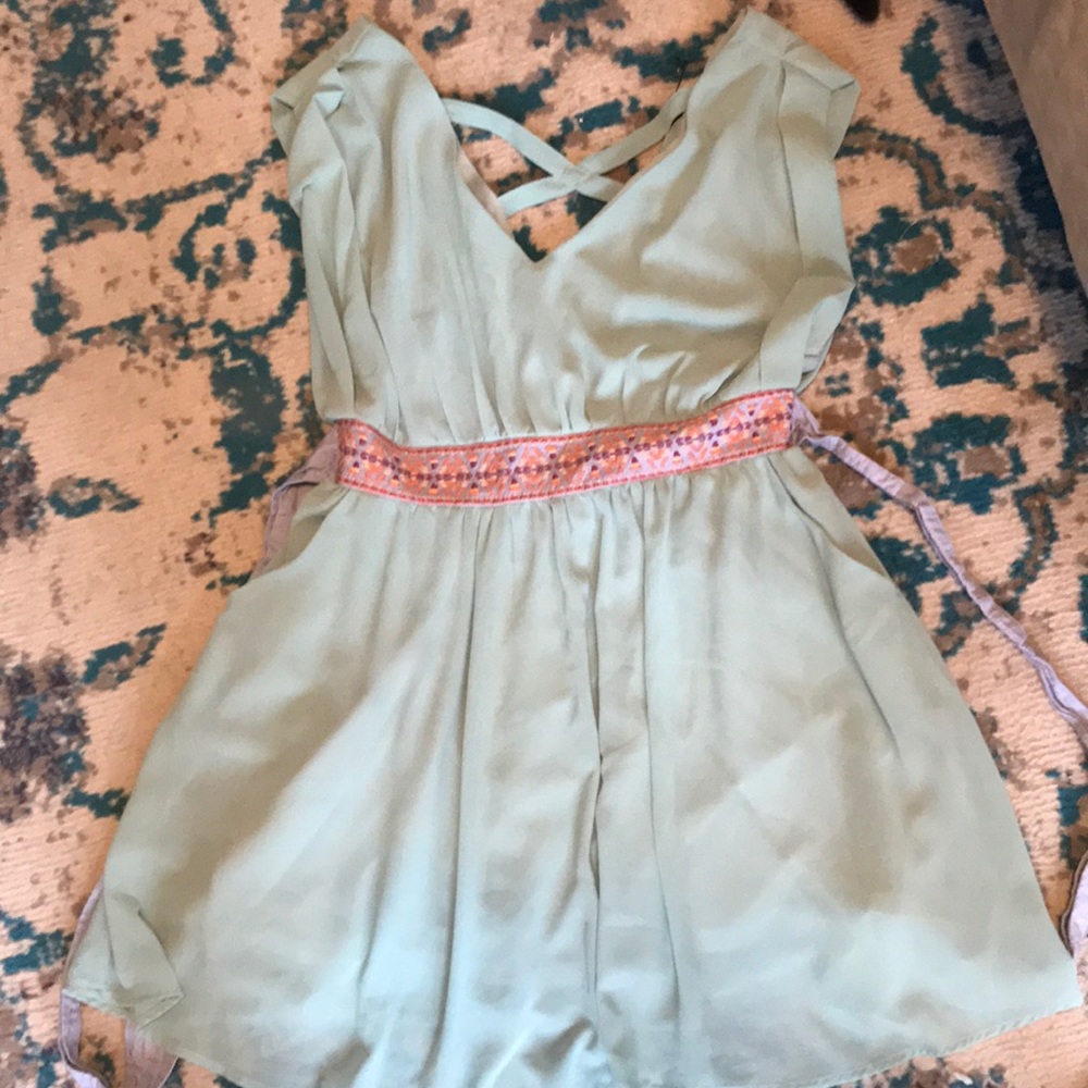Mint green dress with pockets!